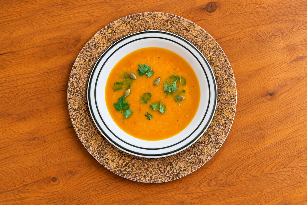 Sämige ayurvedische Kürbissuppe mit Hokkaido und Süßkartoffel Sämige ayurvedische Kürbissuppe mit Hokkaido und Süßkartoffel